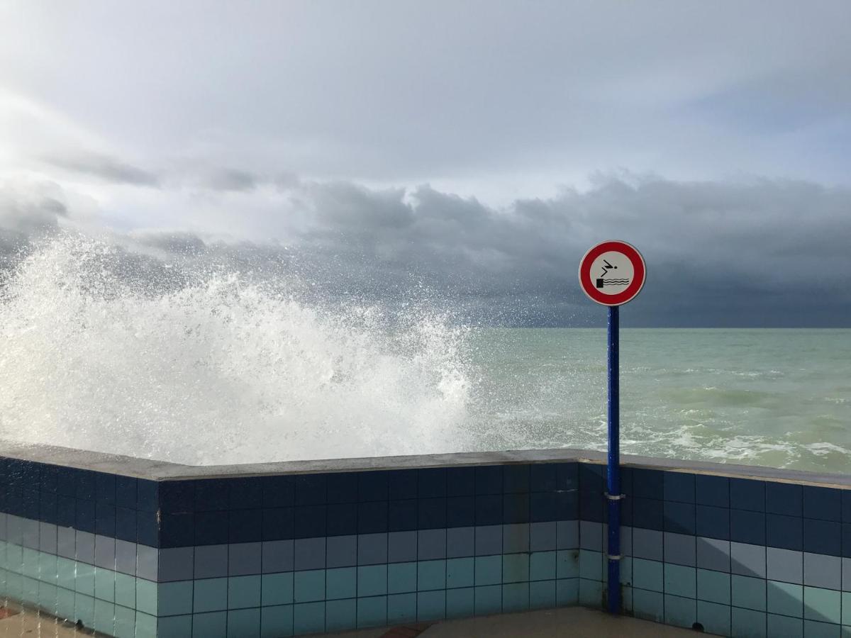 Villa Tremail - La Plage Au Pied De Votre Chambre Wimereux Exterior foto